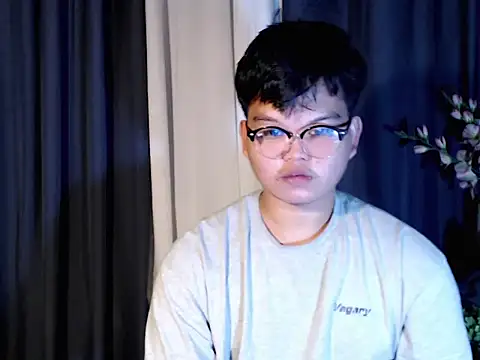 Reynelcock online show from September 21, 2025, 5:07 pm