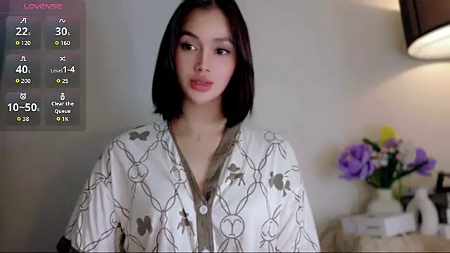 Snapshot of anna_lala7 chatting on May 13, 2026, 11:06 am anna lala7 online show from May 13, 2026, 11:06 am