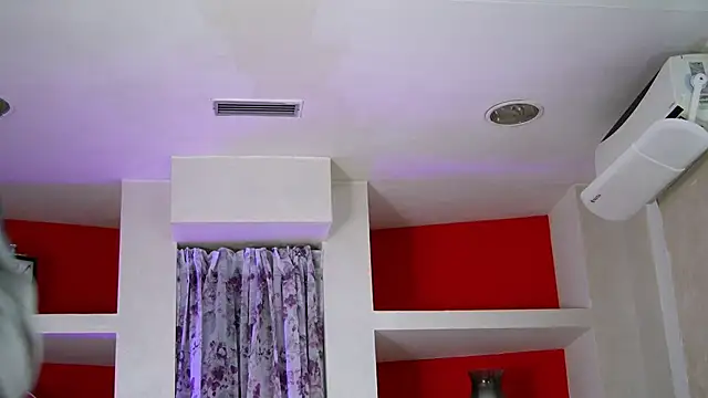 SarraRay online show from December 1, 2025, 6:09 pm