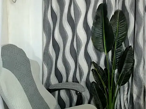 sweetiie caren online show from May 17, 2026, 10:59 am