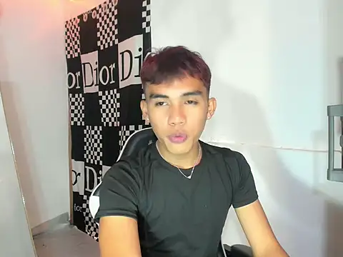 Snapshot of urhot_chany chatting on June 1, 2026, 6:24 am urhot chany online show from June 1, 2026, 6:24 am