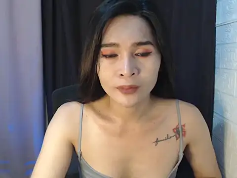 sweetsasha68 online show from June 19, 2026, 12:11 pm