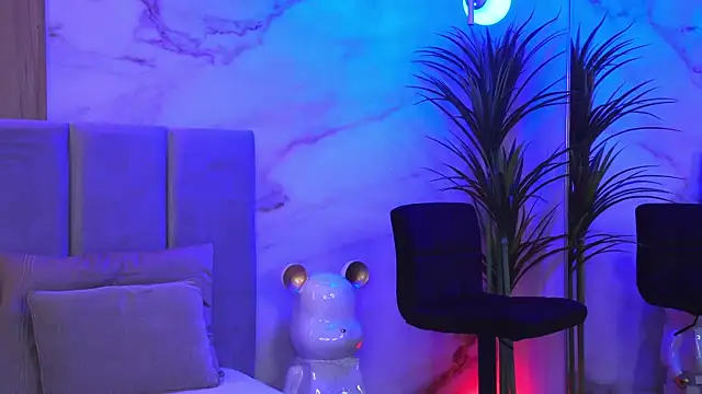 Izabellle02 online show from April 5, 2026, 3:46 am