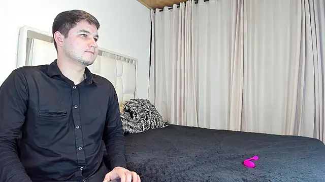 CameronyMartinn online show from May 28, 2026, 1:13 am