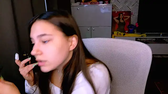 Arianna Grend online show from October 15, 2025, 8:44 am