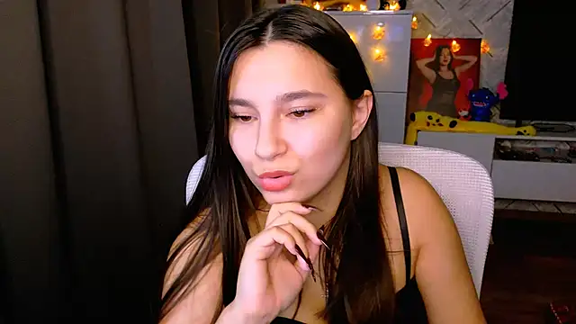 Arianna Grend online show from October 28, 2025, 1:43 pm