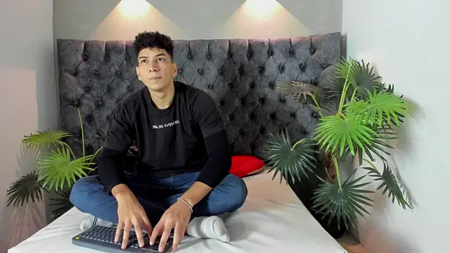 ALAN REDINGER online show from October 31, 2025, 12:24 pm