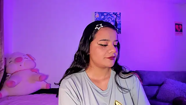 Snapshot of Shophie_thoopson chatting on February 24, 2026, 2:12 am Shophie thoopson online show from February 24, 2026, 2:12 am