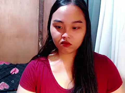 Snapshot of _Lylia chatting on February 24, 2026, 8:31 pm Lylia online show from February 24, 2026, 8:31 pm