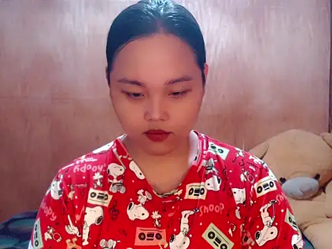 Snapshot of _Lylia chatting on April 15, 2026, 2:39 am Lylia online show from April 15, 2026, 2:39 am