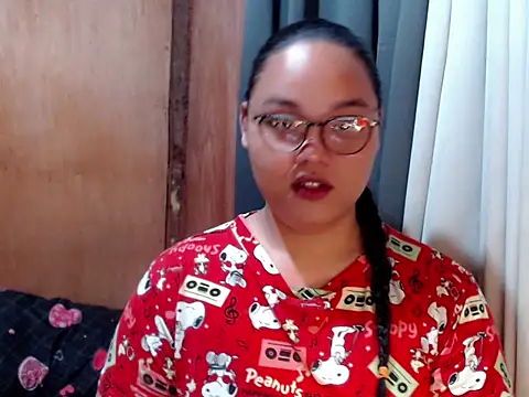 Snapshot of _Lylia chatting on February 23, 2026, 8:20 pm Lylia online show from February 23, 2026, 8:20 pm