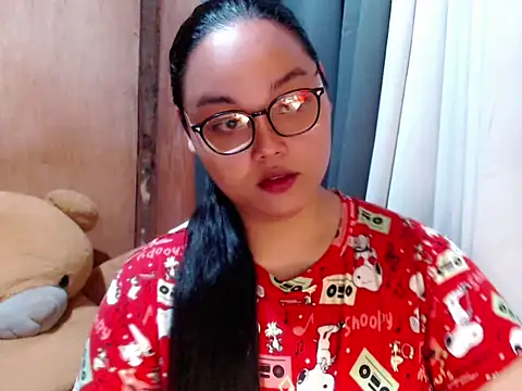Snapshot of _Lylia chatting on February 15, 2026, 9:25 pm Lylia online show from February 15, 2026, 9:25 pm