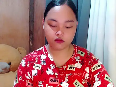  Lylia online show from November 28, 2025, 2:56 am