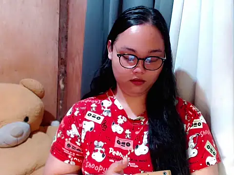 Snapshot of _Lylia chatting on February 4, 2026, 2:50 am Lylia online show from February 4, 2026, 2:50 am
