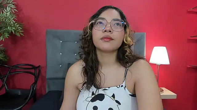 Snapshot of AliceCamxxx chatting on September 17, 2025, 2:19 pm AliceCamxxx online show from September 17, 2025, 2:19 pm