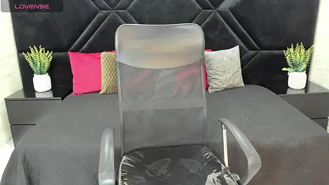 Dantzel  online show from February 6, 2026, 7:54 pm