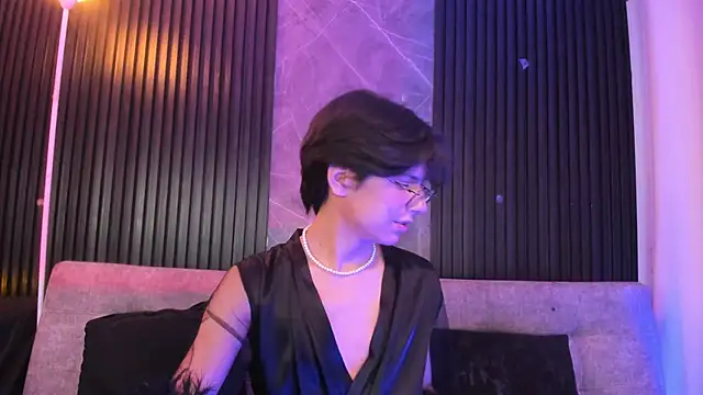 Snapshot of luixdust_ chatting on November 7, 2025, 5:01 am luixdust online show from November 7, 2025, 5:01 am