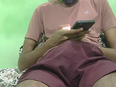 rockyy23boy online show from November 28, 2025, 6:19 pm