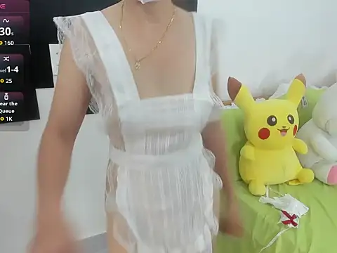 LuckyBabe new01 online show from September 14, 2025, 2:28 pm