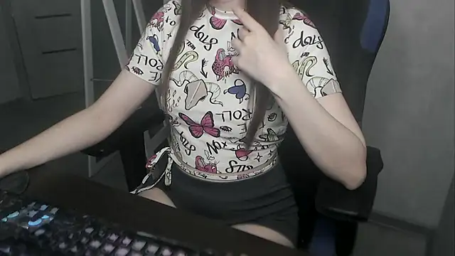 Snapshot of cute_elfy_ chatting on March 23, 2026, 1:22 pm cute elfy online show from March 23, 2026, 1:22 pm