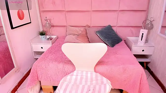 Snapshot of Janah_Myers chatting on March 16, 2026, 7:38 pm Janah Myers online show from March 16, 2026, 7:38 pm