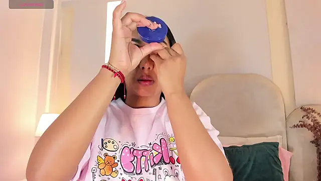 SalomeeBell online show from December 2, 2025, 8:21 pm