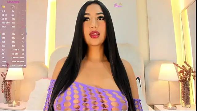 SalomeeBell online show from May 22, 2026, 9:35 pm