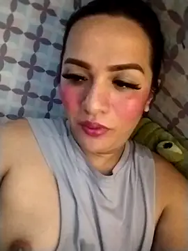 Snapshot of enoria1992 chatting on February 10, 2026, 12:42 am enoria1992 online show from February 10, 2026, 12:42 am