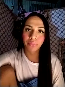 Snapshot of enoria1992 chatting on April 13, 2026, 1:04 pm enoria1992 online show from April 13, 2026, 1:04 pm