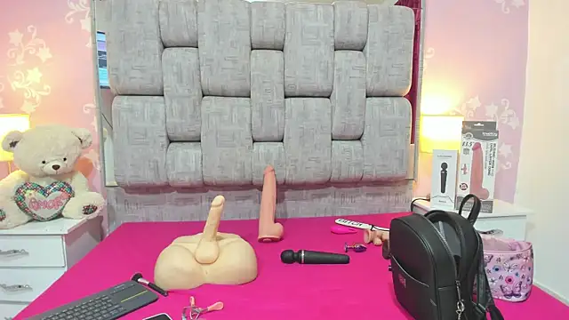 Wonderkloe  online show from November 29, 2025, 2:34 am