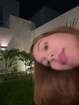 Nikii   online show from May 25, 2026, 2:44 am