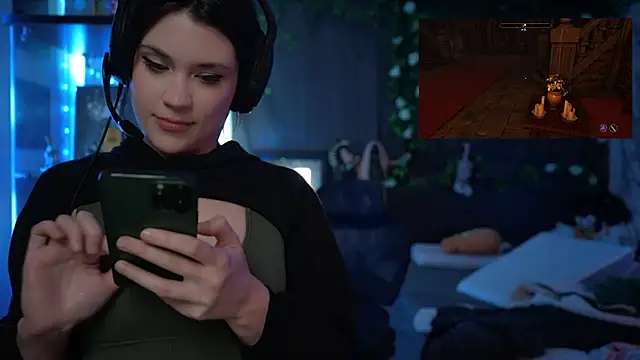 Snapshot of littlelune chatting on January 7, 2026, 3:11 am littlelune online show from January 7, 2026, 3:11 am