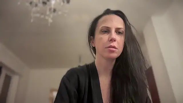 Lola245 online show from November 5, 2025, 6:22 pm