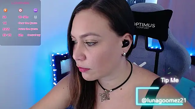 Luna-Gomez online show from October 7, 2025, 4:30 pm