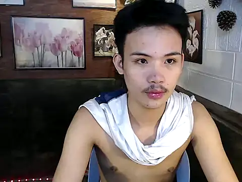 Snapshot of Urasiancumboix chatting on October 9, 2025, 6:19 pm Urasiancumboix online show from October 9, 2025, 6:19 pm