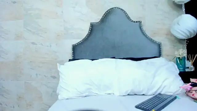 Snapshot of abigail_silver_ chatting on September 12, 2025, 12:38 pm abigail silver online show from September 12, 2025, 12:38 pm