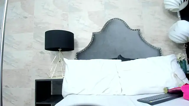 Snapshot of abigail_silver_ chatting on September 11, 2025, 12:16 pm abigail silver online show from September 11, 2025, 12:16 pm
