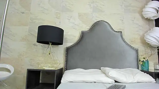 Snapshot of abigail_silver_ chatting on October 8, 2025, 12:17 pm abigail silver online show from October 8, 2025, 12:17 pm