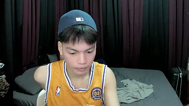 hotfreshdior online show from December 13, 2025, 8:15 pm