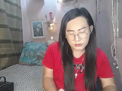 Snapshot of behappy4me chatting on March 21, 2026, 5:19 am behappy4me online show from March 21, 2026, 5:19 am