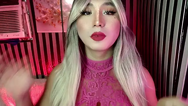 UrhotlucyTS online show from February 23, 2026, 7:09 am