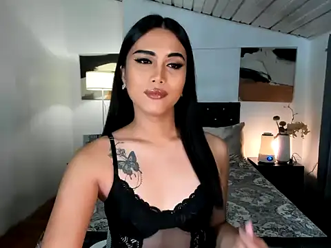 CallaWang online show from October 16, 2025, 2:58 pm