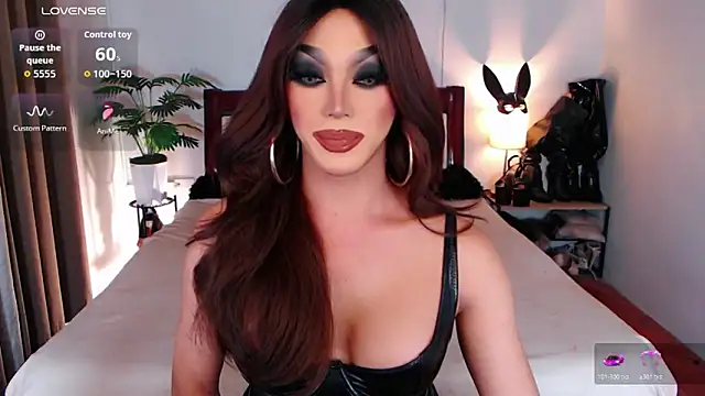 Snapshot of xQueenElektrax chatting on February 19, 2026, 6:32 am xQueenElektrax online show from February 19, 2026, 6:32 am