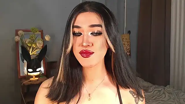 AleinaCroft online show from September 18, 2025, 9:23 am