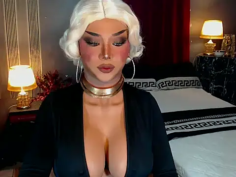 xAuroraRobinsx online show from October 8, 2025, 2:29 pm