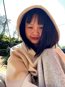 Daisy018 online show from November 27, 2025, 4:57 am