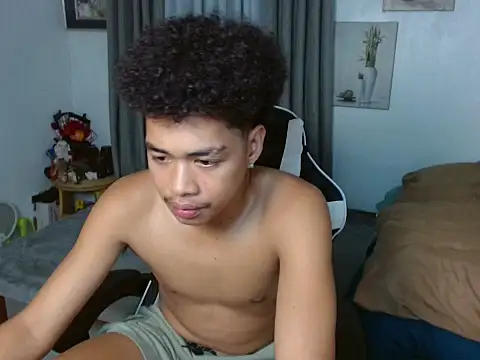 curlyasian njxx online show from March 27, 2026, 6:33 am