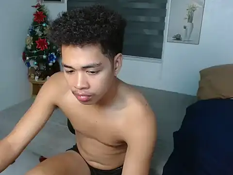 curlyasian njxx online show from December 17, 2025, 4:50 am