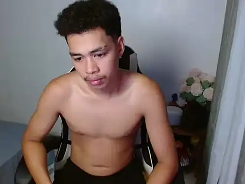 curlyasian njxx online show from May 13, 2026, 3:02 am