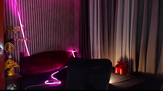 Unforgettablejulia online show from January 18, 2026, 4:54 pm